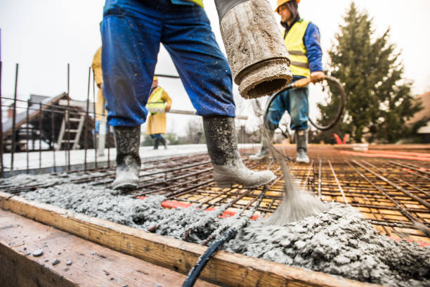 Best Custom Concrete Contractor  in Martinsvle, IL